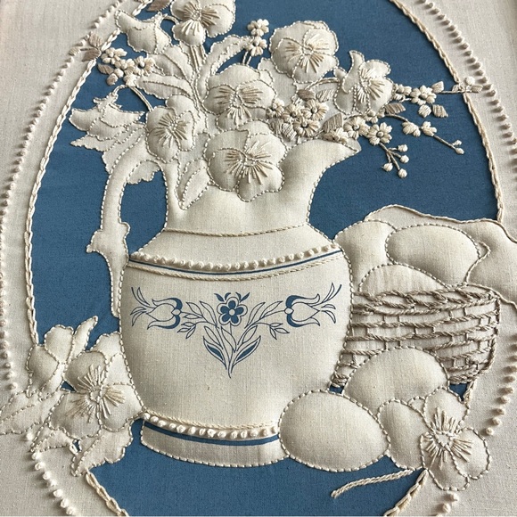 Vintage Handmade Framed Embroidery Art 18x14 Trapunto Crewel Candlewicking 1980s - Picture 4 of 11